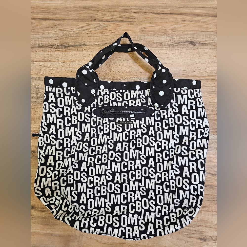 Marc by Marc Jacobs Tote - Picture 9 of 17